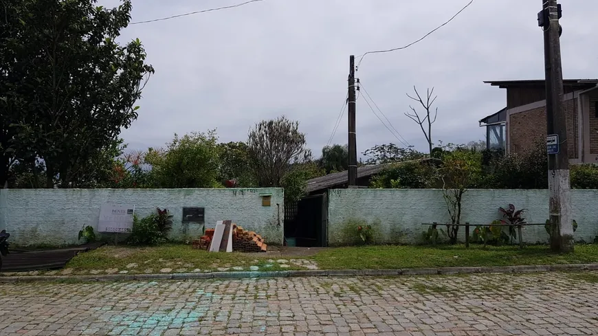 Foto 1 de Lote/Terreno à venda, 779m² em Armação, Penha