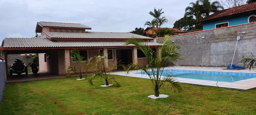 Foto 1 de Fazenda/Sítio com 3 Quartos à venda, 180m² em Curral, Ibiúna