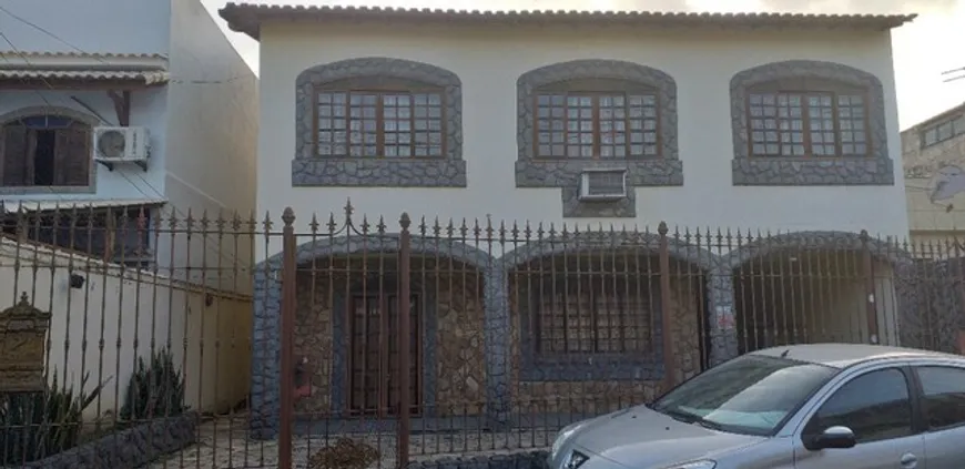 Foto 1 de Casa com 4 Quartos à venda, 360m² em Rocha, São Gonçalo