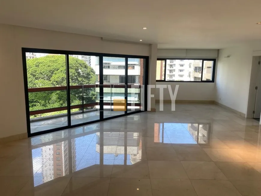 Foto 1 de Apartamento com 2 Quartos à venda, 202m² em Moema, São Paulo