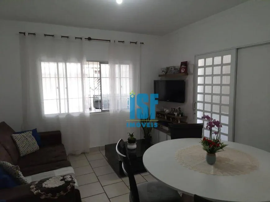 Foto 1 de Casa com 2 Quartos à venda, 125m² em Jaguaribe, Osasco
