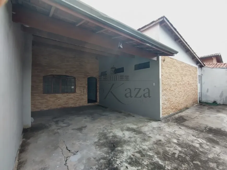 Foto 1 de Casa com 4 Quartos à venda, 220m² em Vila Tesouro, São José dos Campos
