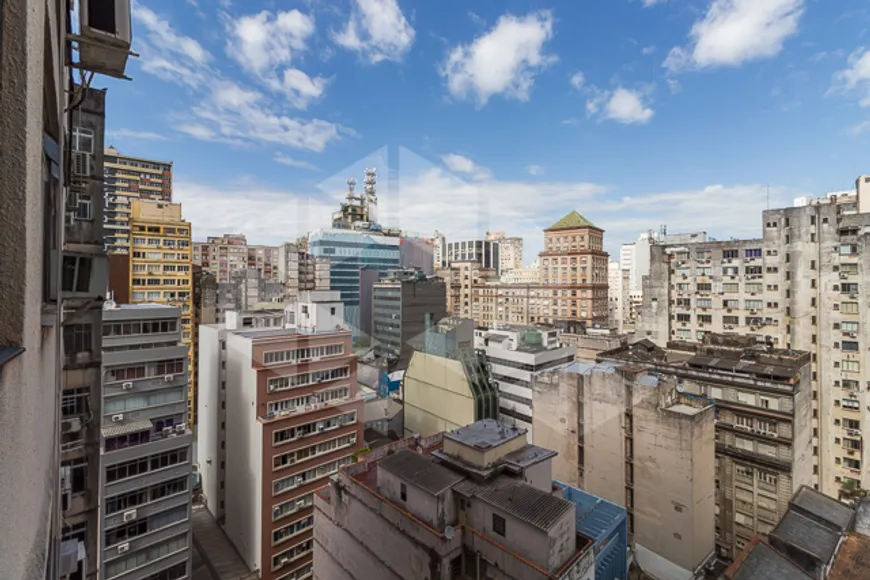 Foto 1 de Sala Comercial para alugar, 21m² em Centro, Porto Alegre