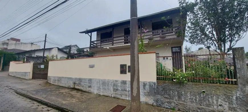 Foto 1 de Casa com 3 Quartos à venda, 280m² em Floresta, Joinville