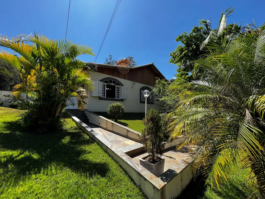 Foto 1 de Fazenda/Sítio com 4 Quartos à venda, 260m² em Jardim L Ermitage, Juiz de Fora