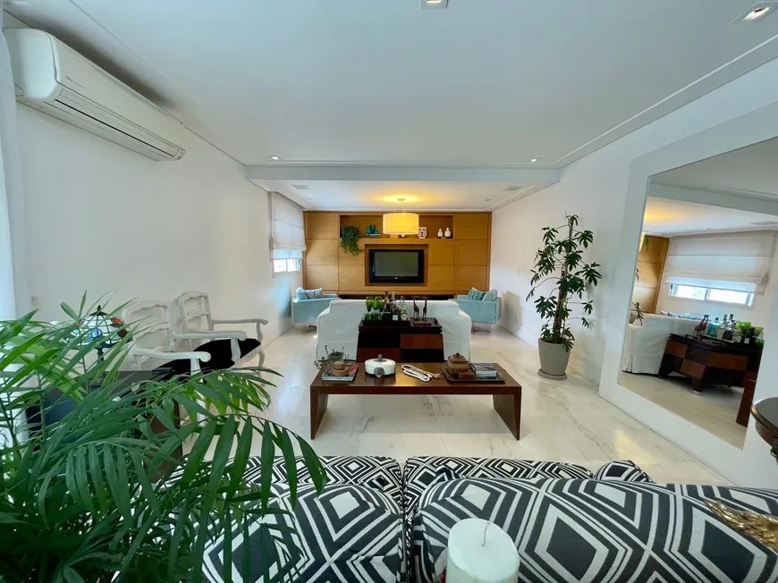 Foto 1 de Apartamento com 3 Quartos à venda, 177m² em Panamby, São Paulo