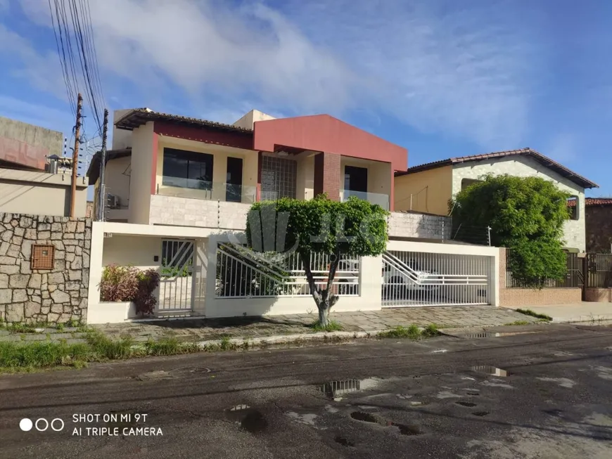 Foto 1 de Sobrado com 5 Quartos à venda, 360m² em Farolândia, Aracaju