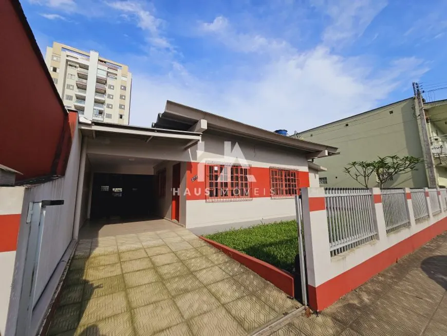 Foto 1 de Casa com 4 Quartos para venda ou aluguel, 113m² em Vila Lalau, Jaraguá do Sul