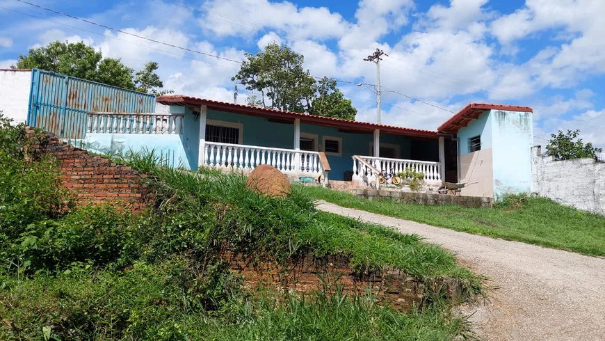 Foto 1 de Fazenda/Sítio com 1 Quarto à venda, 2700m² em Granjas Rurais Reunidas Sao Judas Tadeu, Taubaté