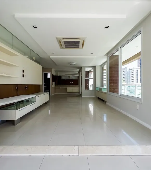 Foto 1 de Apartamento com 3 Quartos à venda, 152m² em Meireles, Fortaleza