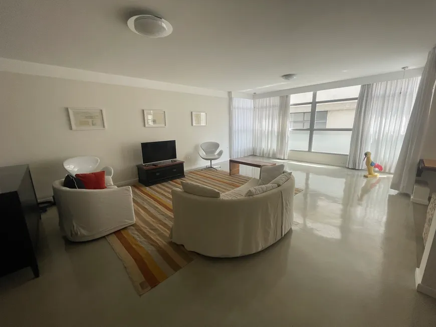 Foto 1 de Apartamento com 4 Quartos à venda, 180m² em Cerqueira César, São Paulo