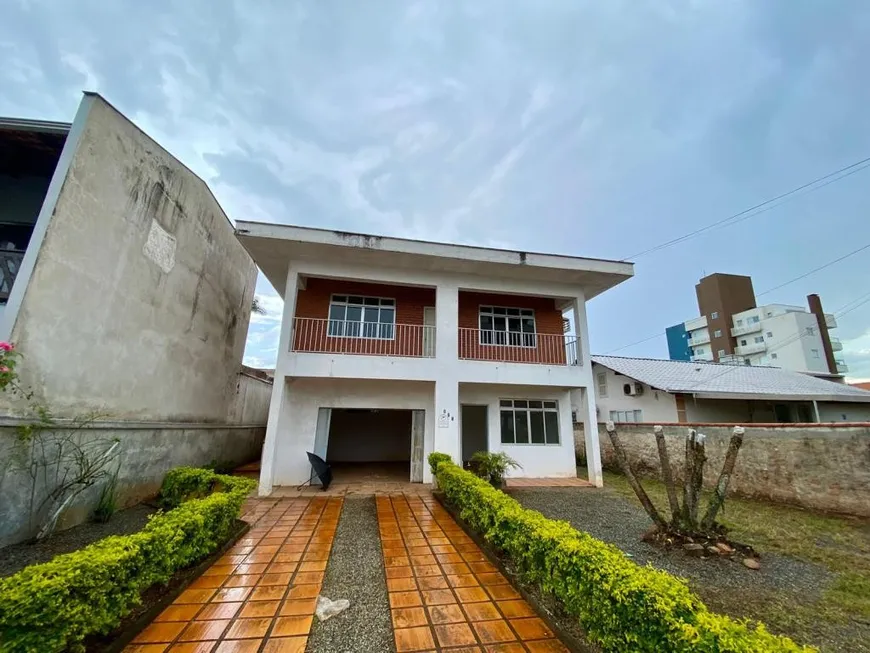 Foto 1 de Casa com 3 Quartos à venda, 391m² em Guanabara, Joinville