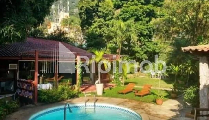 Foto 1 de Casa com 6 Quartos à venda, 400m² em Cosme Velho, Rio de Janeiro