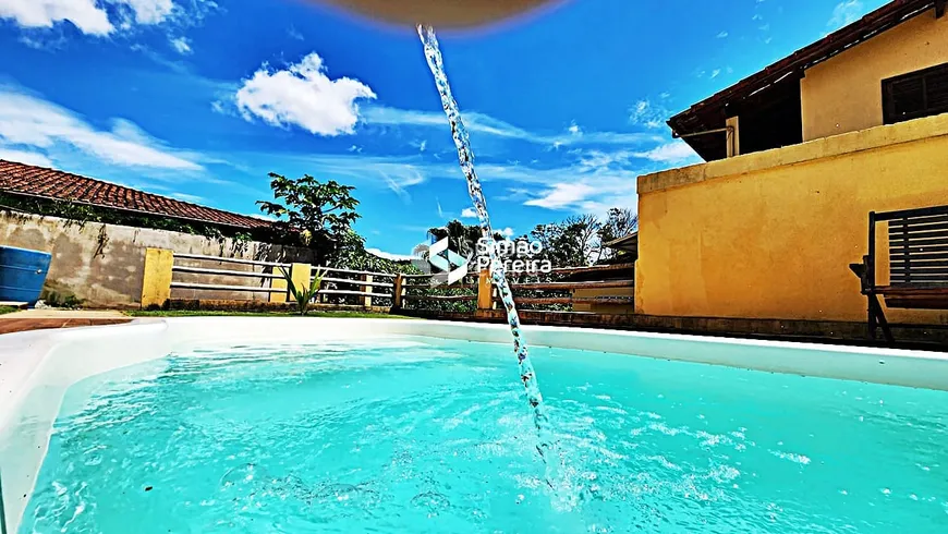 Foto 1 de Fazenda/Sítio com 3 Quartos à venda, 900m² em Centro, Simão Pereira