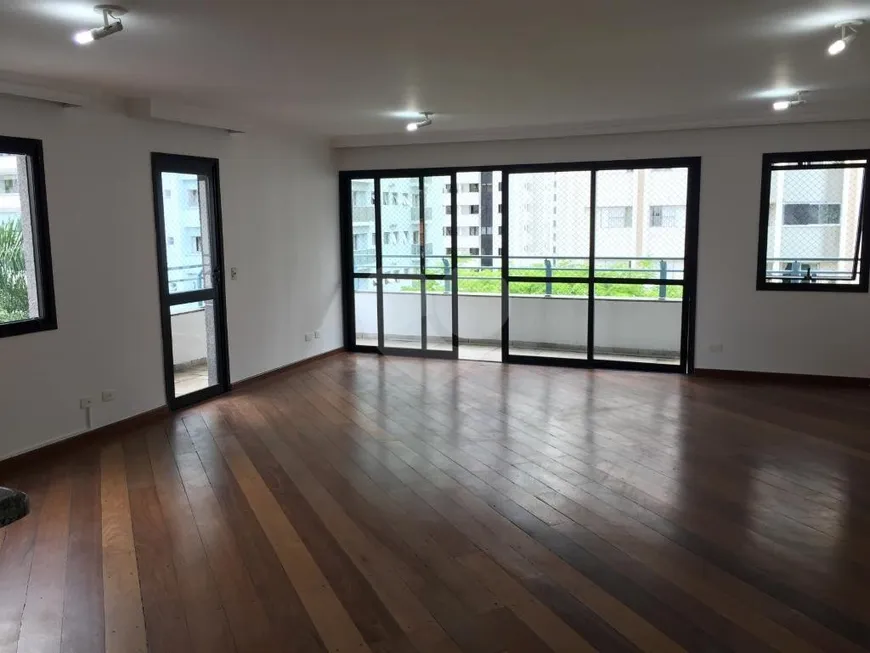 Foto 1 de Apartamento com 3 Quartos à venda, 136m² em Brooklin, São Paulo