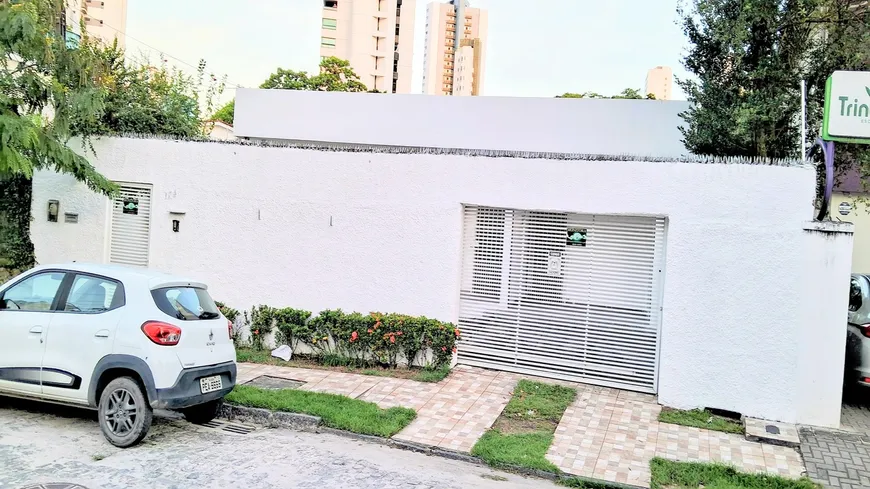 Foto 1 de Casa com 4 Quartos à venda, 270m² em Casa Forte, Recife