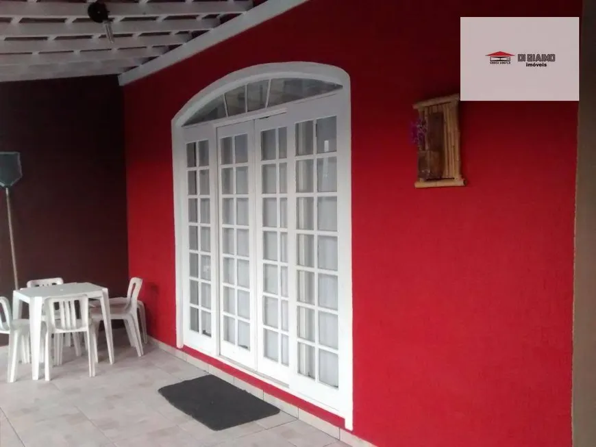 Foto 1 de Casa com 3 Quartos à venda, 120m² em Jardim Jaqueira, Caraguatatuba