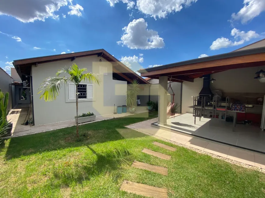 Foto 1 de Casa com 3 Quartos à venda, 174m² em Jardim das Nacoes II, Araras