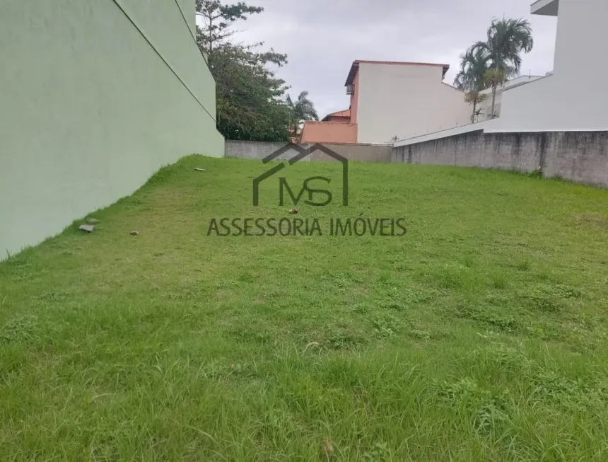 Foto 1 de Lote/Terreno à venda, 285m² em Camboinhas, Niterói