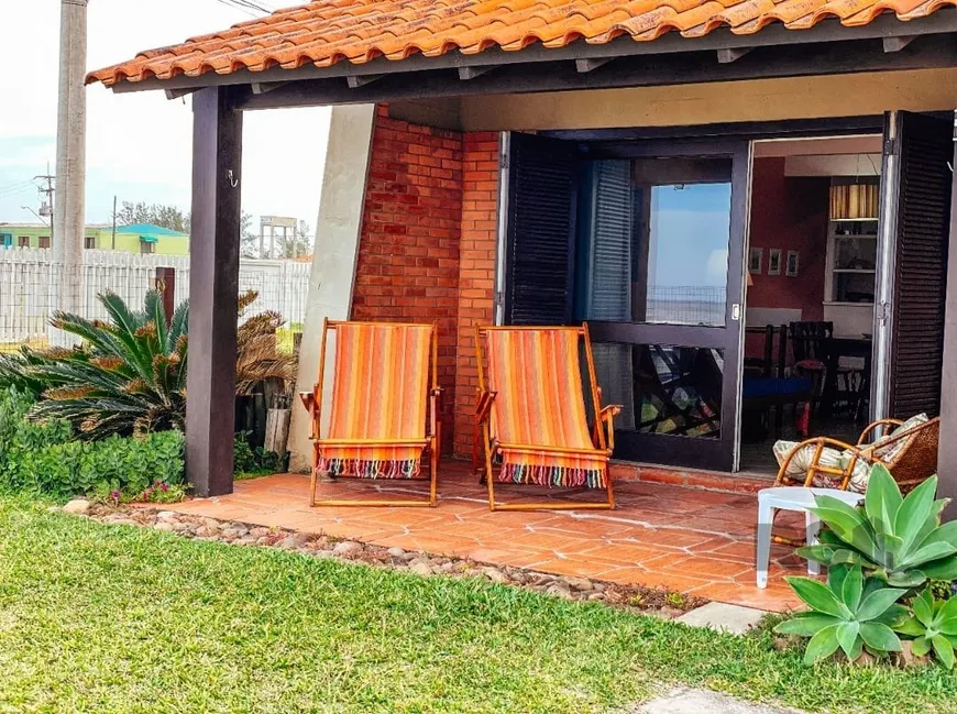 Foto 1 de Casa com 2 Quartos à venda, 101m² em Rainha Do Mar, Xangri-lá