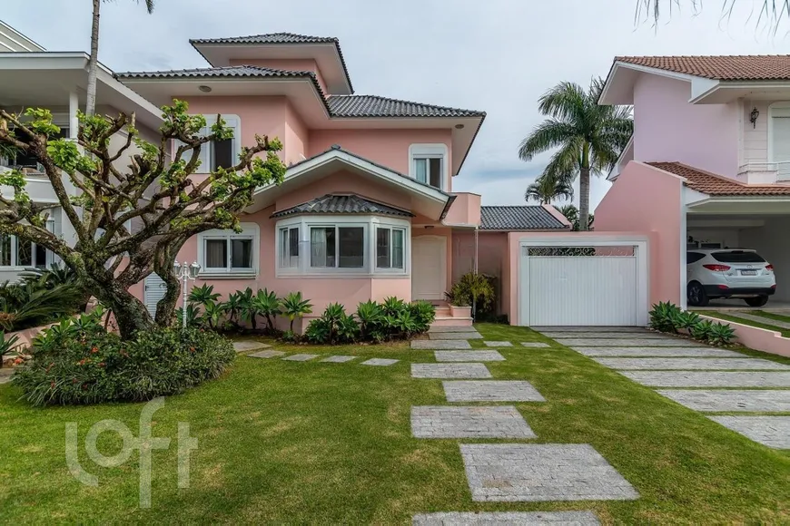 Foto 1 de Casa com 3 Quartos à venda, 200m² em Jurerê, Florianópolis