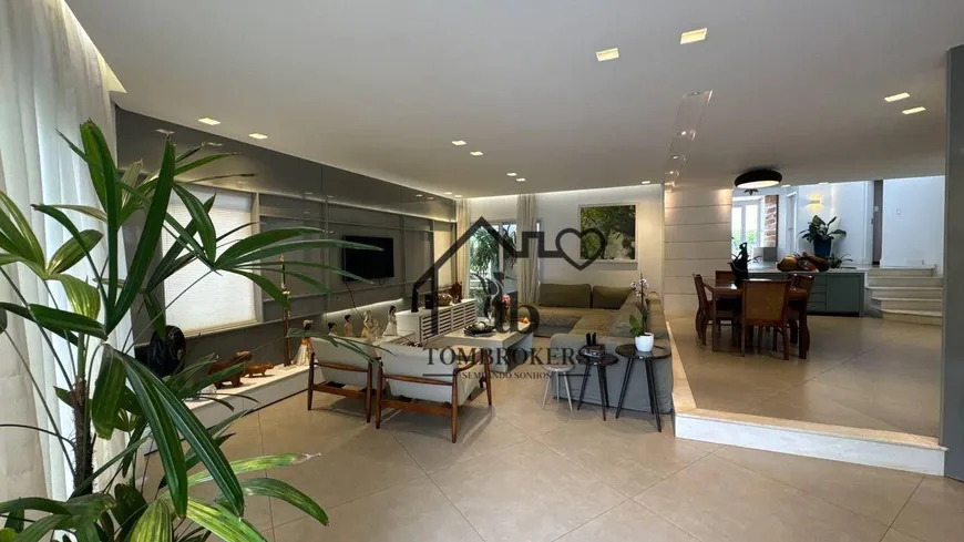 Foto 1 de Casa de Condomínio com 4 Quartos à venda, 390m² em Centro, Santana de Parnaíba
