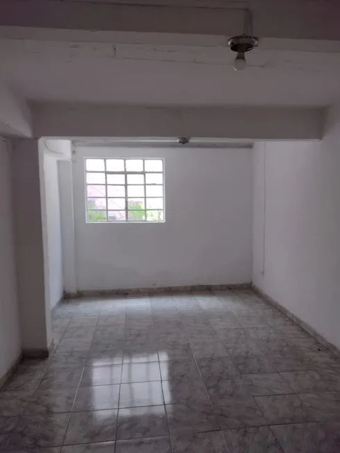 Foto 1 de Casa com 1 Quarto para alugar, 70m² em Jardim Maria Rosa, Taboão da Serra