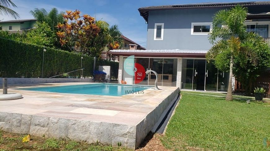 Casa com piscina, espaço gourmet e salão de jogos., Guapimirim