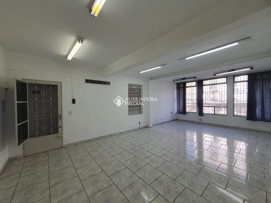 Foto 1 de Sala Comercial para alugar, 98m² em Rio Branco, Porto Alegre