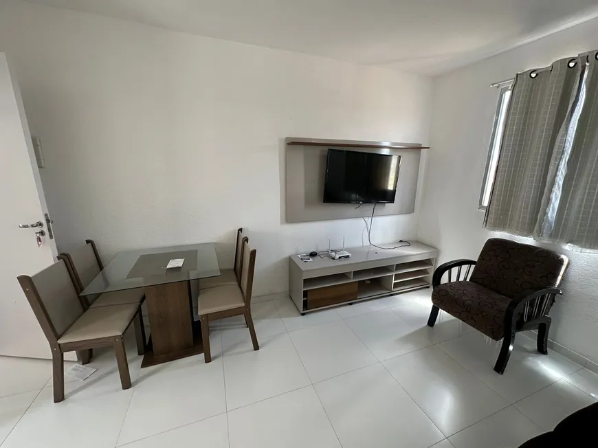 Foto 1 de Apartamento com 2 Quartos para alugar, 10m² em Jardim Limoeiro, Camaçari