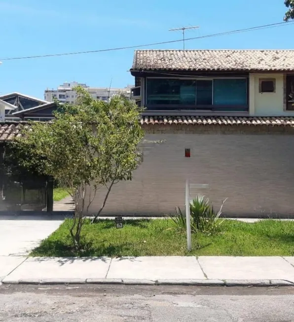 Foto 1 de Casa de Condomínio com 4 Quartos para alugar, 173m² em Barra da Tijuca, Rio de Janeiro