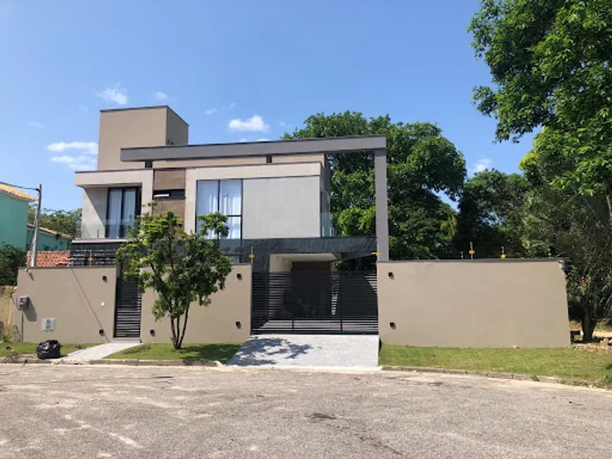 Foto 1 de Casa com 4 Quartos à venda, 200m² em Camboinhas, Niterói