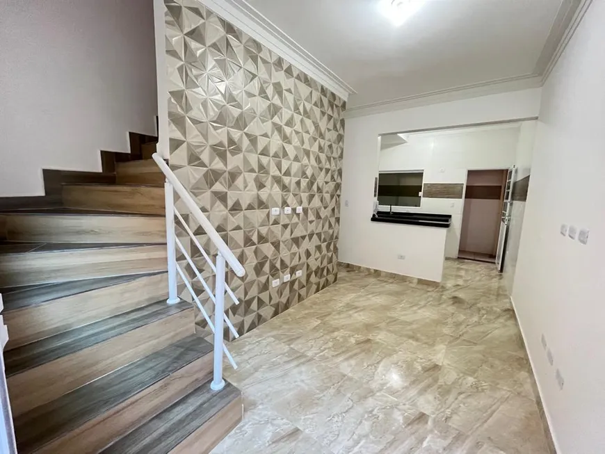 Foto 1 de Casa de Condomínio com 2 Quartos à venda, 54m² em Vila Guilhermina, Praia Grande