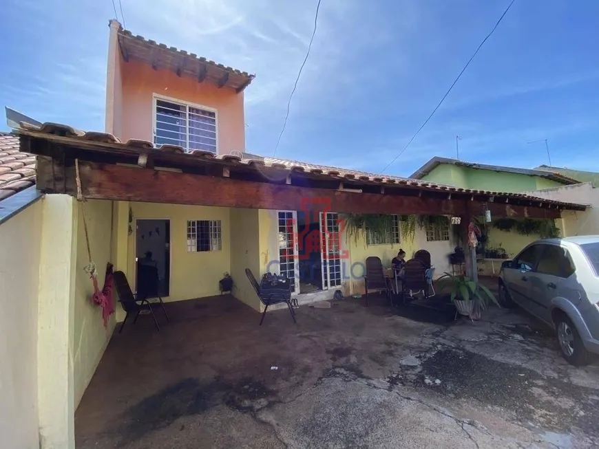 Foto 1 de Casa com 5 Quartos à venda, 209m² em Conjunto Habitacional Jose Garcia Molina , Londrina