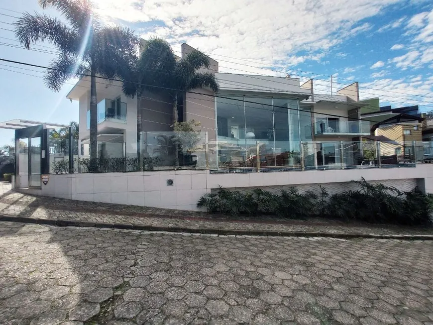 Foto 1 de Casa com 5 Quartos à venda, 750m² em Joao Paulo, Florianópolis