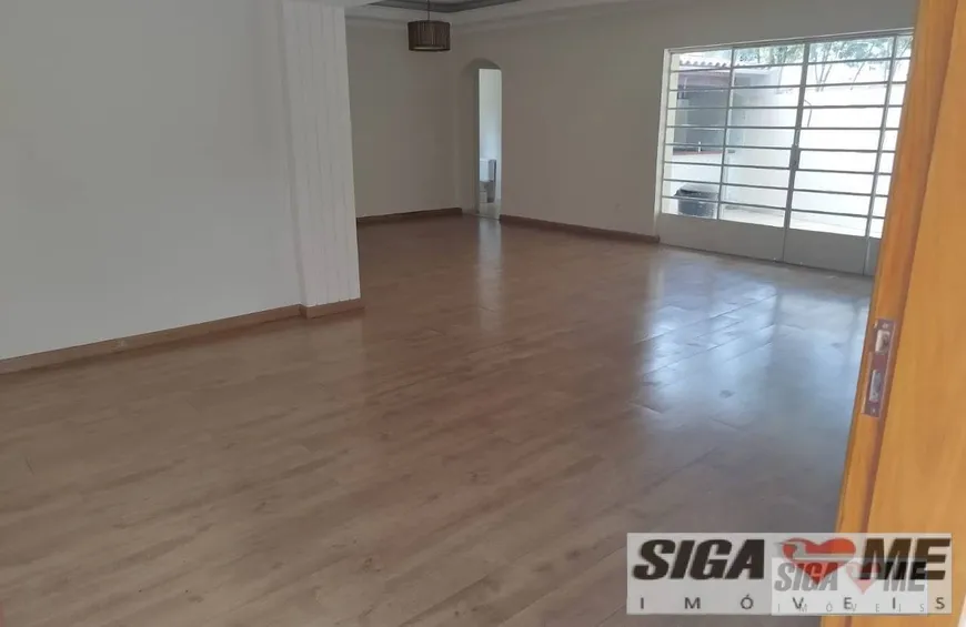 Foto 1 de Casa com 3 Quartos para alugar, 230m² em Granja Julieta, São Paulo