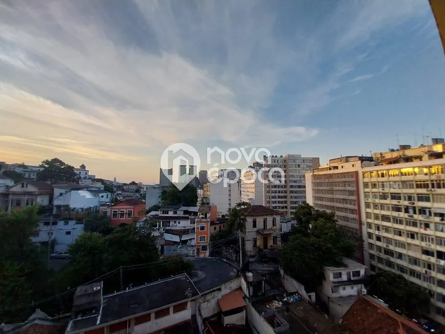 Foto 1 de Kitnet à venda, 27m² em Centro, Rio de Janeiro