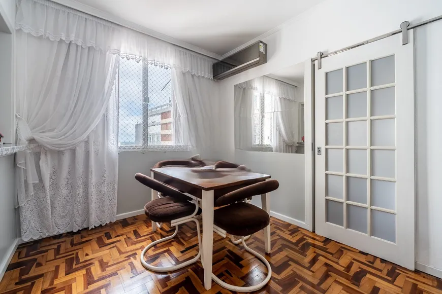 Foto 1 de Apartamento com 3 Quartos à venda, 117m² em Centro Histórico, Porto Alegre