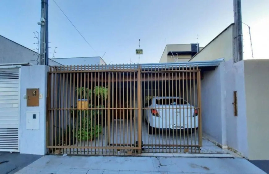 Foto 1 de Casa com 2 Quartos à venda, 85m² em Jardim Guararapes, Londrina