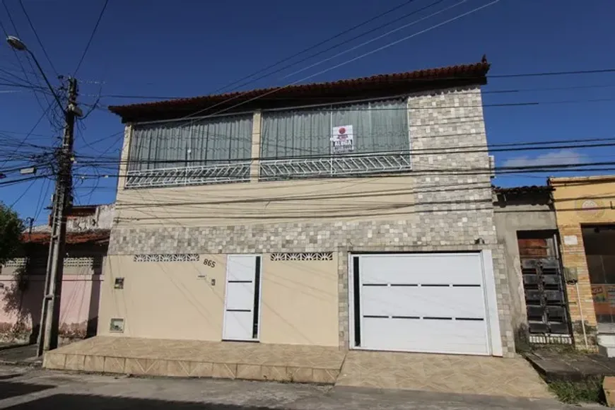 Foto 1 de Casa com 4 Quartos para alugar, 200m² em Vila União, Fortaleza