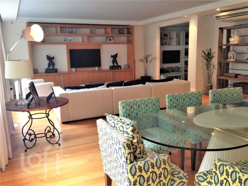Foto 1 de Apartamento com 4 Quartos à venda, 220m² em Leblon, Rio de Janeiro