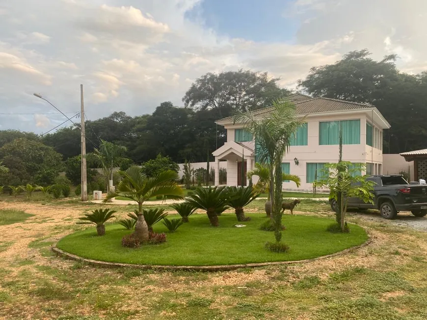 Foto 1 de Casa de Condomínio com 4 Quartos à venda, 450m² em Centro, Montes Claros