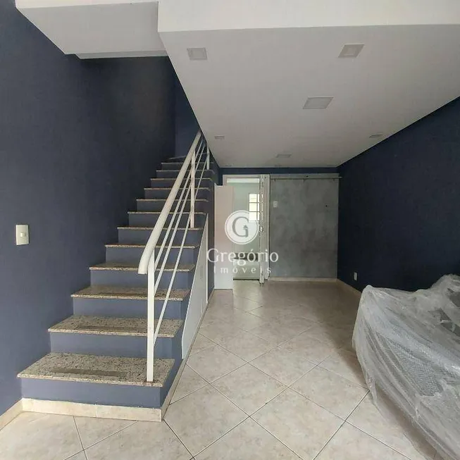 Foto 1 de Casa de Condomínio com 2 Quartos à venda, 89m² em Jardim Guerreiro, Cotia