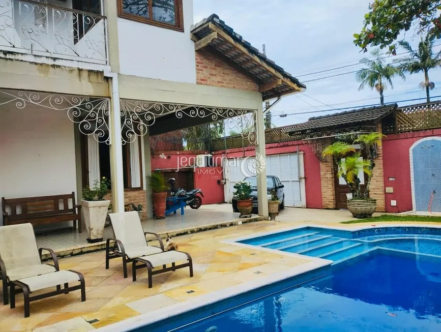 Foto 1 de Casa com 4 Quartos à venda, 379m² em Balneário Praia do Pernambuco, Guarujá