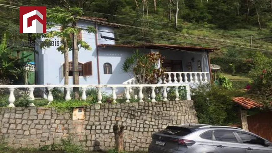 Foto 1 de Casa de Condomínio com 4 Quartos à venda, 163m² em Nogueira, Petrópolis