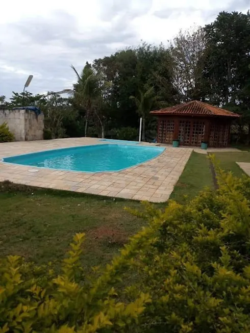 Foto 1 de Fazenda/Sítio com 3 Quartos para alugar, 460m² em Campo Largo, Salto de Pirapora