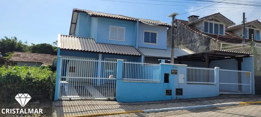 Foto 1 de Casa com 3 Quartos à venda, 106m² em Bombas, Bombinhas
