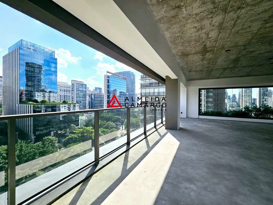 Foto 1 de Apartamento com 3 Quartos à venda, 227m² em Vila Olímpia, São Paulo