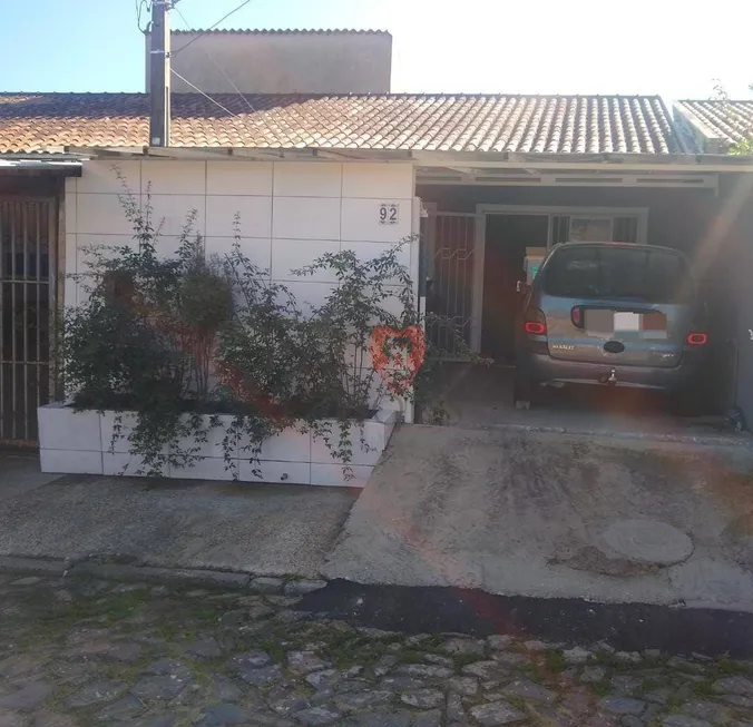 Foto 1 de Casa com 2 Quartos à venda, 50m² em Chácara das Rosas, Cachoeirinha