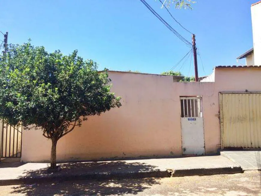 Foto 1 de Lote/Terreno à venda, 304m² em Bom Jesus, Uberlândia